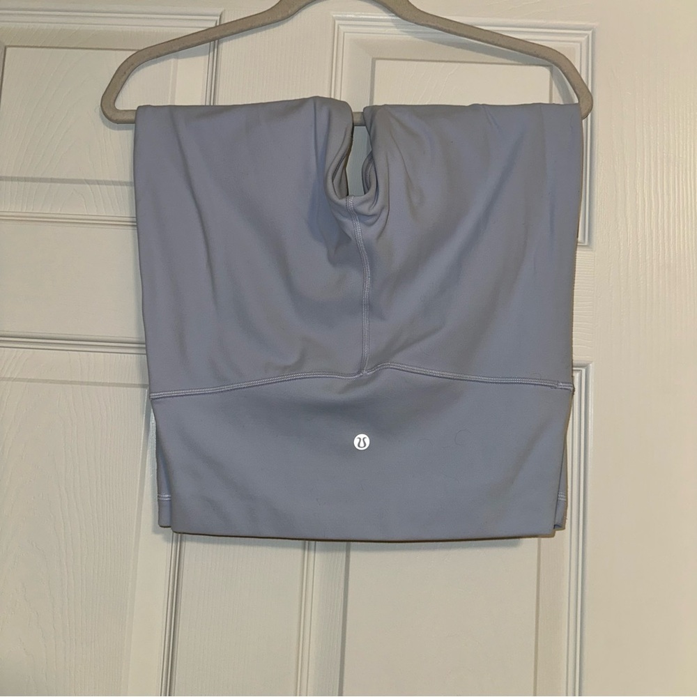 LULULEMON: Sky Blue Capri Leggings
